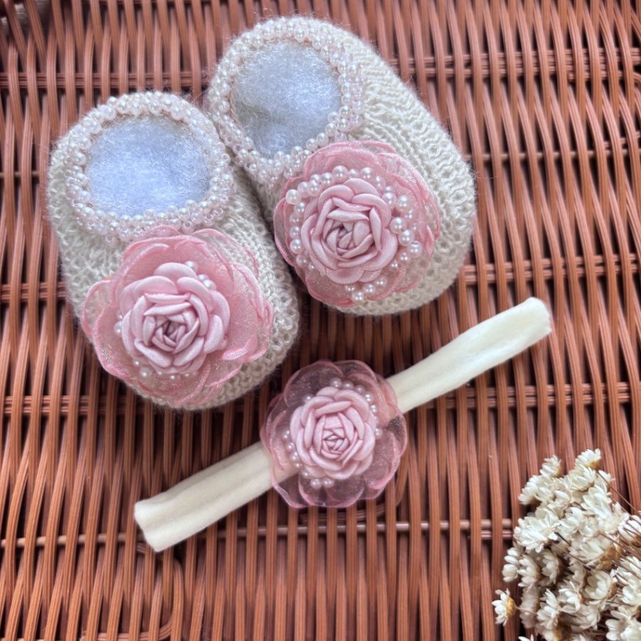 Sapatinho com tiara Florzinha
